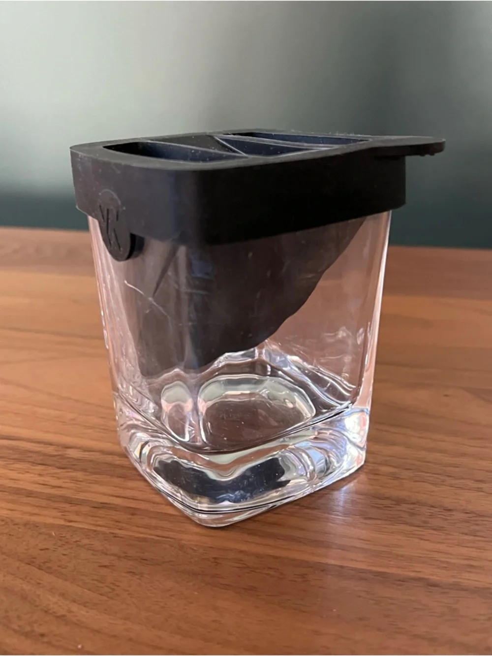 Corkcicle‎ Black Silicone Glass Whiskey Ice Wedge Mold Barware Cocktail Supplies